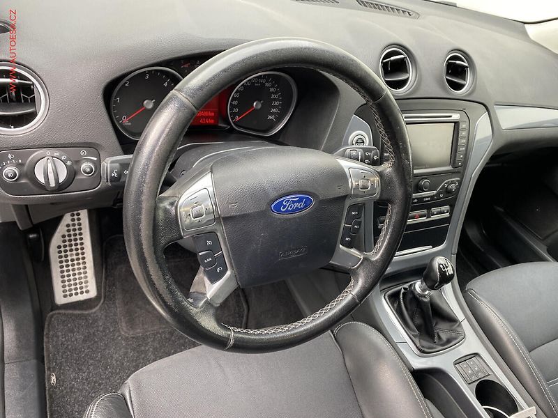 Ford Mondeo (2012) 2.0 TDCi, Champions - fotka 12 z 18