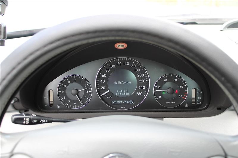 Mercedes-Benz CLK 270 CDI / Automat / CZ - fotka 16 z 32