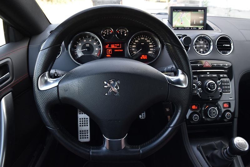 Peugeot RCZ 1.6 T GT-LINE RED CARBON, NAVI - fotka 13 z 47