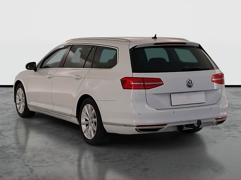 Volkswagen Passat (2015) Highline 2.0 BiTDI, 4X4 - fotka 4 z 29
