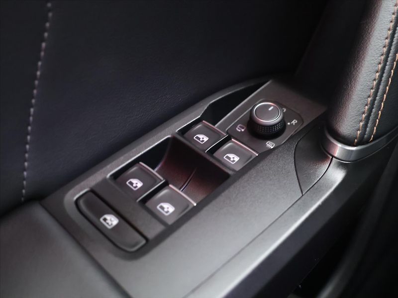 Cupra Formentor 1,5 TSI 110kW DSG DPH - fotka 15 z 28