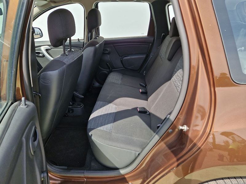 Dacia Duster 1.5dCi, 66kW, Klima, Tažné - fotka 20 z 28