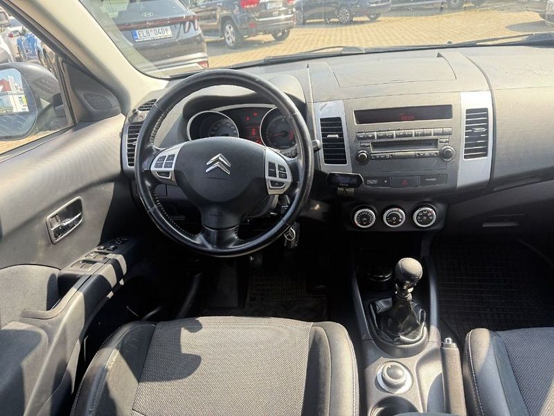 Citroën C-Crosser 2,2 HDI - fotka 8 z 13
