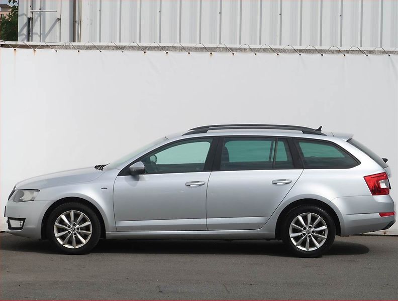 Škoda Octavia (2016) Ambition 1.6 TDI, Navi - fotka 3 z 22