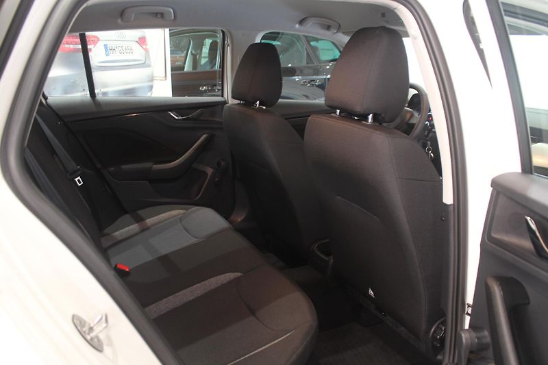 Škoda Scala (2019) 1.0 TSI 70kW Klima LED - fotka 22 z 31