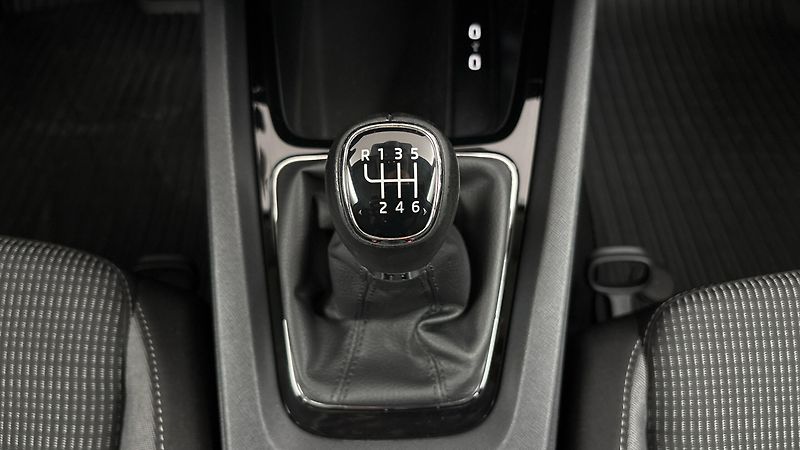 Škoda Octavia 1.5 TSI Ambition - fotka 22 z 24