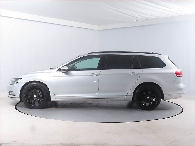 Volkswagen Passat (2016) Comfortline 2.0 TDI, Automat - fotka 3 z 22