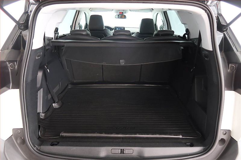 Peugeot 5008 (2017) PureTech 130, Automat, 7 míst - fotka 14 z 21