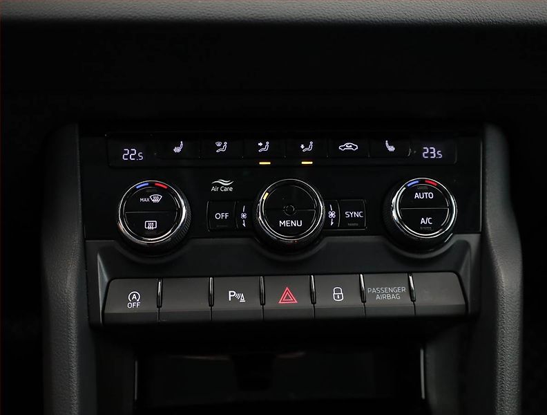 Škoda Karoq (2024) Fresh 2.0 TDI - fotka 13 z 21