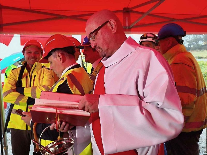 Slavnostní zahájení ražby průzkumné štoly pojmenované Marie v místě budoucího tunelu Kamenná Vrata na dálnici D3.