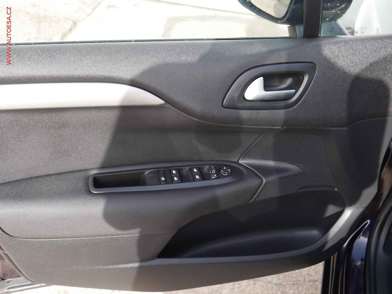 Citroën C4 (2016) 1.2 PT, Feel - fotka 13 z 14