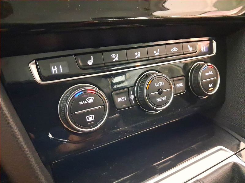 Volkswagen Passat (2017) Highline 2.0 TDI, Kůže - fotka 15 z 20