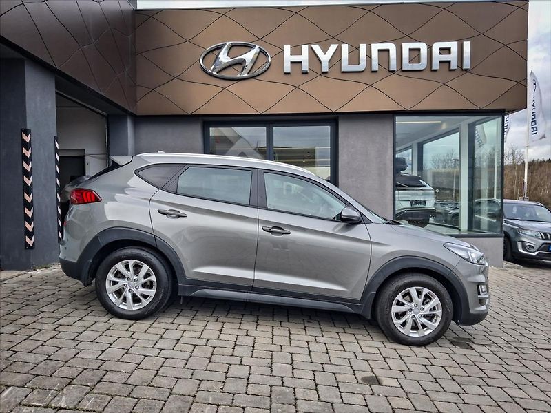 Hyundai Tucson 1,6 T-GDI AT STYLE - fotka 18 z 19