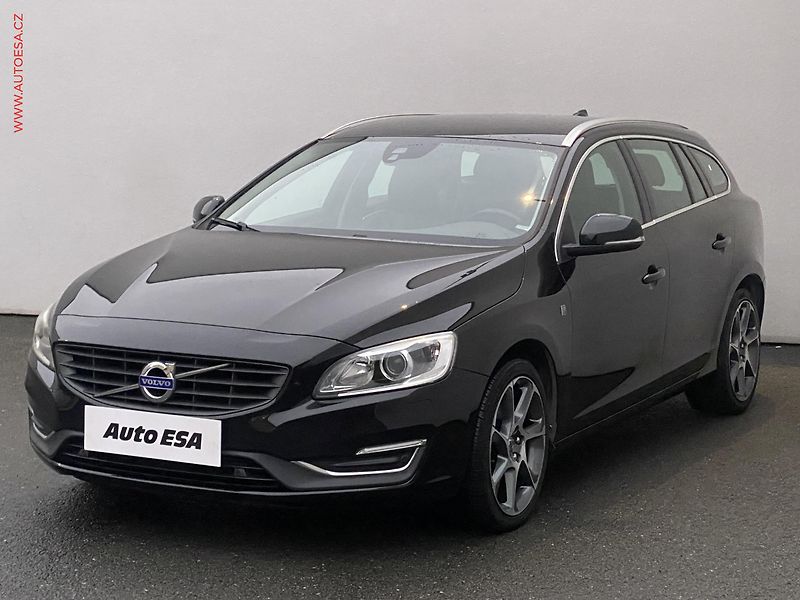 Volvo V60 (2016) 2.0 D4, Ocean Race, AT - fotka 3 z 18
