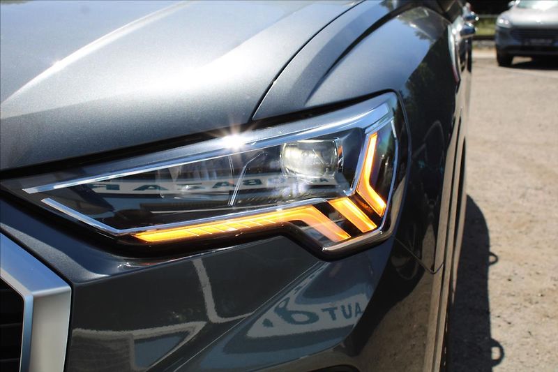 Audi Q3 2,0 TFSI  DPH,A/T,4x4,S-LINE - fotka 34 z 35