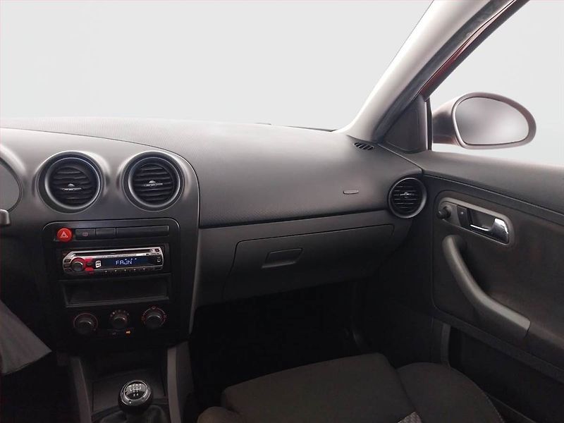 Seat Ibiza (2008) 1.4 16V, Serv.kniha, po STK - fotka 8 z 16