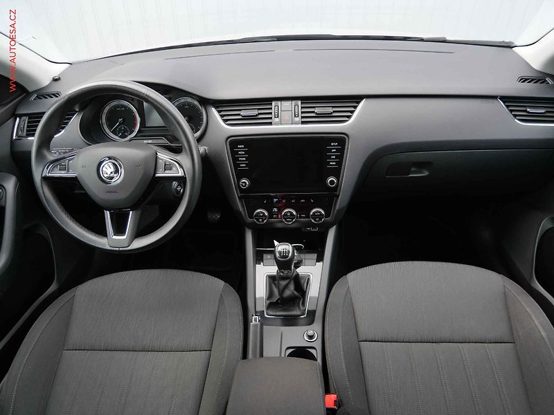 Škoda Octavia (2018) 1.4 TSI, ČR, Style - fotka 8 z 25