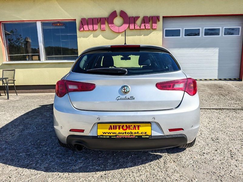 Alfa Romeo Giulietta (2013) 1.6 JTD DIG.KLIMA/1MAJ - fotka 4 z 19