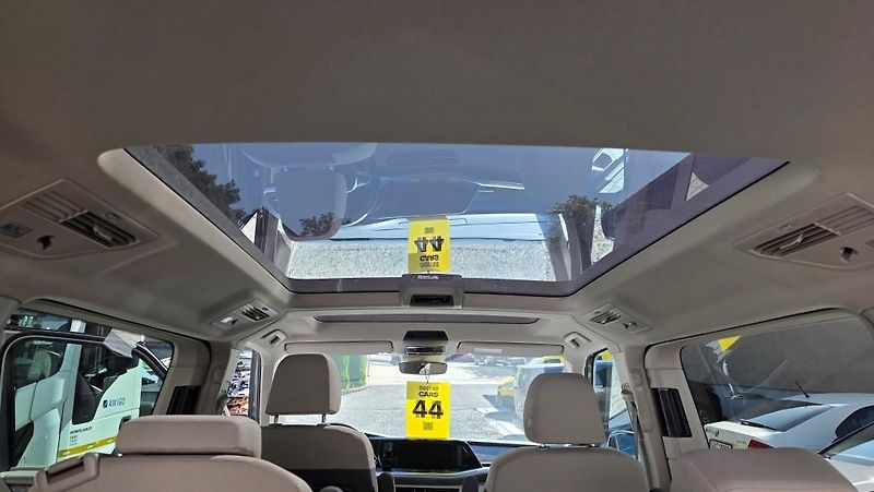 Volkswagen Multivan (2022) 1.4 TSi PHEV Long TZ SoH 97% - fotka 14 z 44