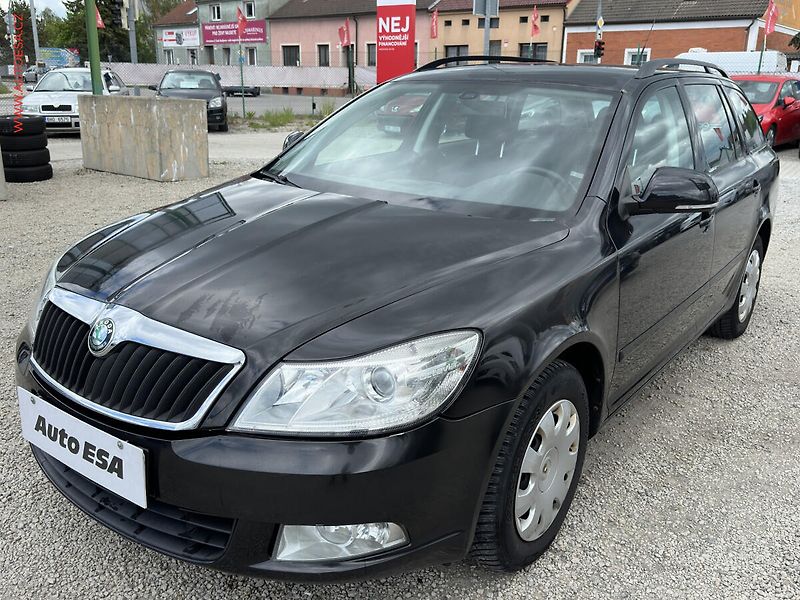 Škoda Octavia (2011) 1.6 TDi, Ambition, TZ - fotka 3 z 17