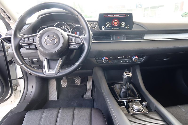 Mazda 6 WGN 2,0 G165 360°kam., serv. - fotka 13 z 32