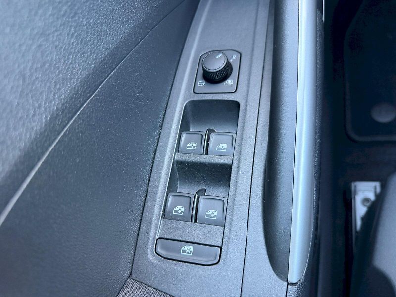 Škoda Fabia (2025) 1.0 TSI 85kW DSG Top Selection - fotka 10 z 35