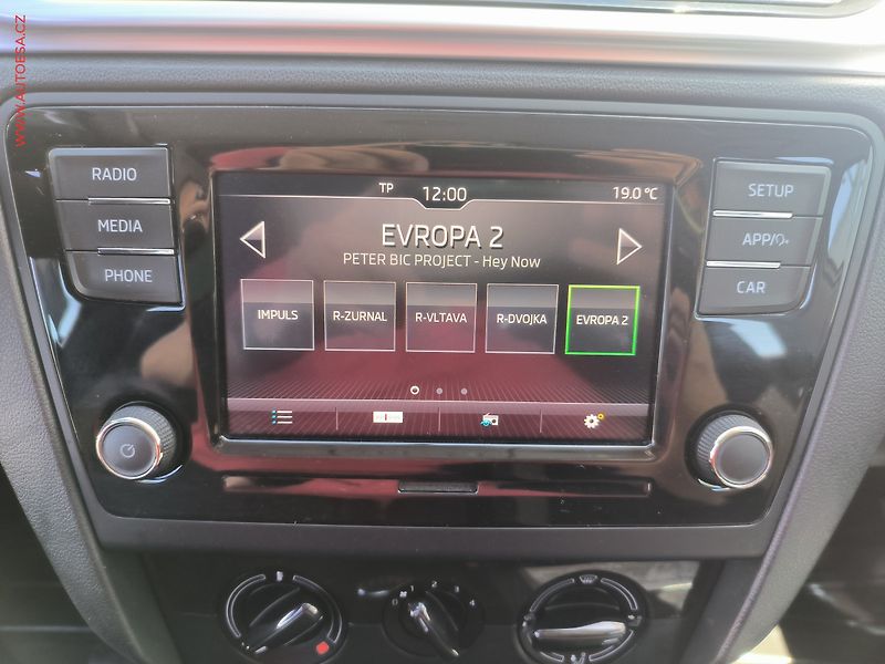 Škoda Rapid (2018) 1.0 TSI, ČR, AC, výhřev sed - fotka 11 z 16