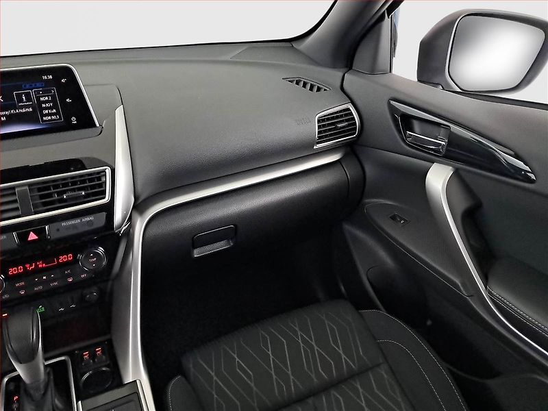 Mitsubishi Eclipse Cross (2021) 1.5 T-MIVEC, Automat, Tempomat - fotka 8 z 21
