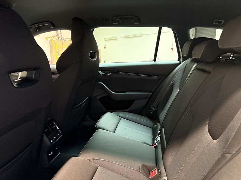 Škoda Octavia 2.0 TDI 85kW DSG Sportline Com - fotka 11 z 14