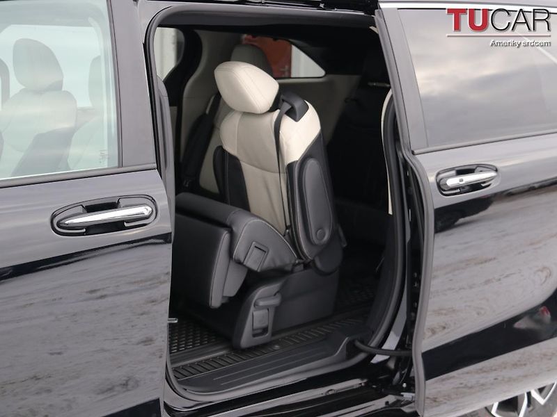 Toyota Sienna (2026) Platinum 2.5 HEV AWD - fotka 54 z 76