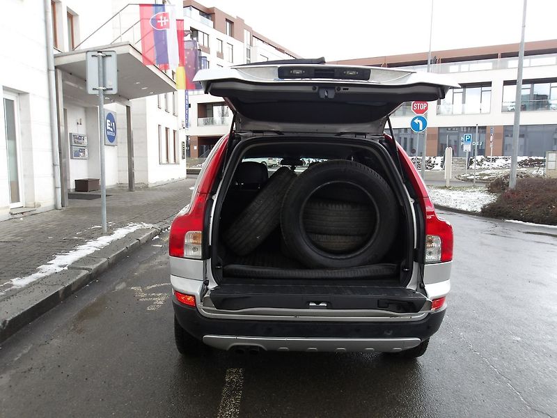 Volvo XC90 2,4D 2xPNEU ! - fotka 13 z 35