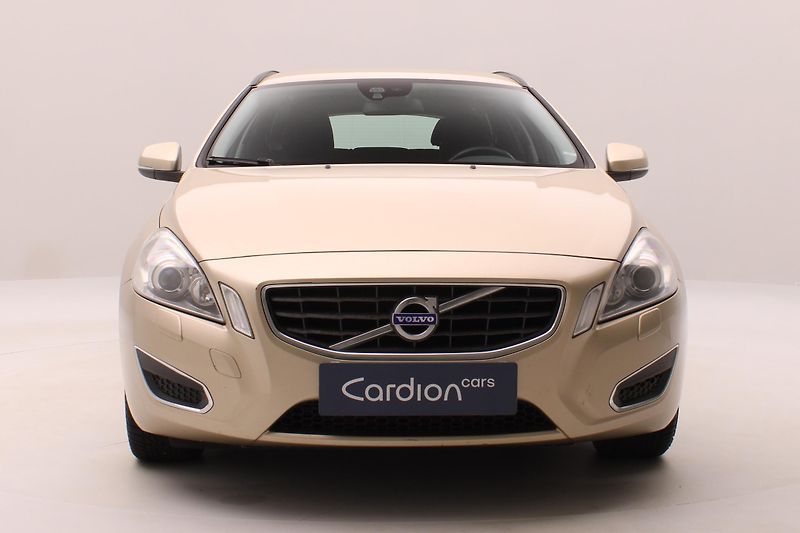 Volvo V60 D5 MOMENTUM REZERVACE - fotka 15 z 43