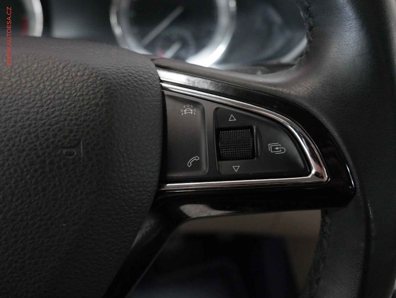 Škoda Superb (2017) 2.0 TDi, 2.maj,ČR, L&K, DSG - fotka 13 z 25