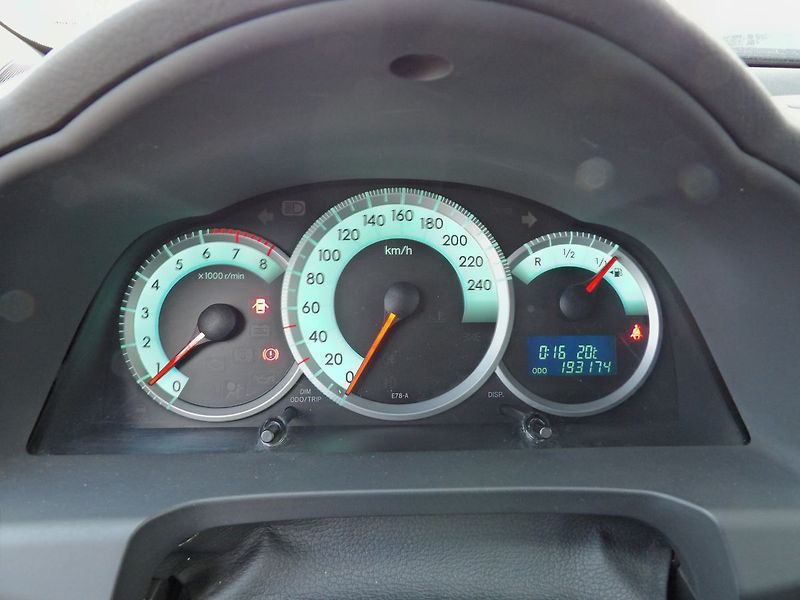 Toyota Corolla Verso 1.8 VVT-i 95kW REZERVOVÁNO - fotka 11 z 25