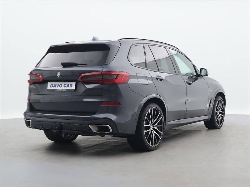 BMW X5 3,0 30d 195kW M-sport CZ DPH - fotka 7 z 50