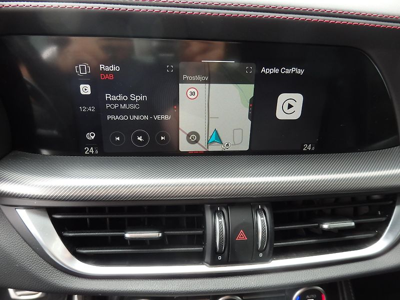 Alfa Romeo Stelvio 2.0 TURBO Q4 ZÁLOHOVÁNO - fotka 14 z 20