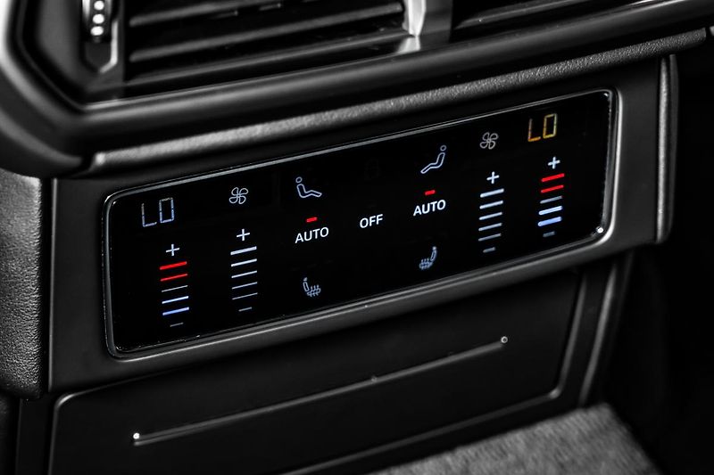 Lamborghini Urus 360°/B&O/PANO/ANIMA/23