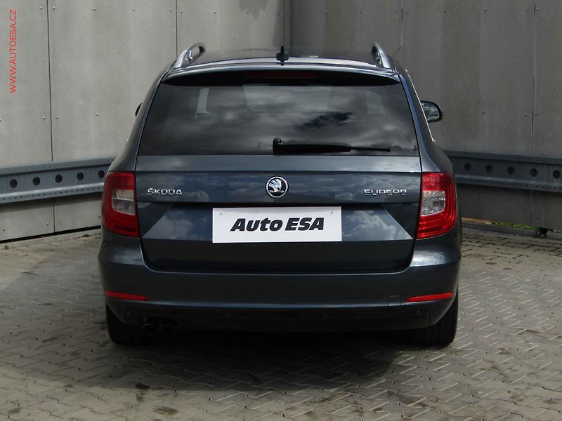 Škoda Superb (2014) 2.0 TDi, ČR, Elegance, DSG - fotka 5 z 21