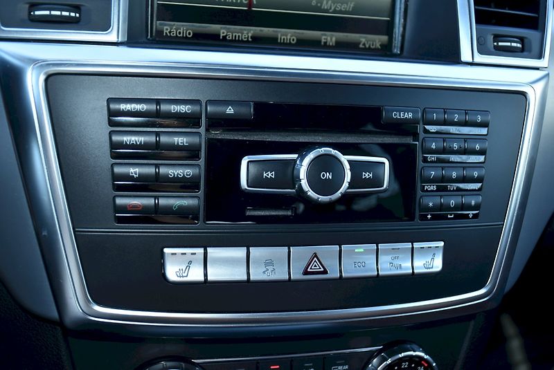 Mercedes-Benz Třídy M (2013) 3.0 Cdi 190kW 4x4 - fotka 19 z 31