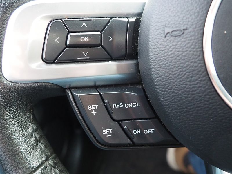 Ford Mustang (2015) 3.7i, 224kW, Manuál - fotka 20 z 27