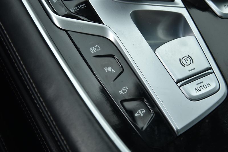 BMW Řada 7 745Le xDrive M PAKET LASER ČR - fotka 22 z 39
