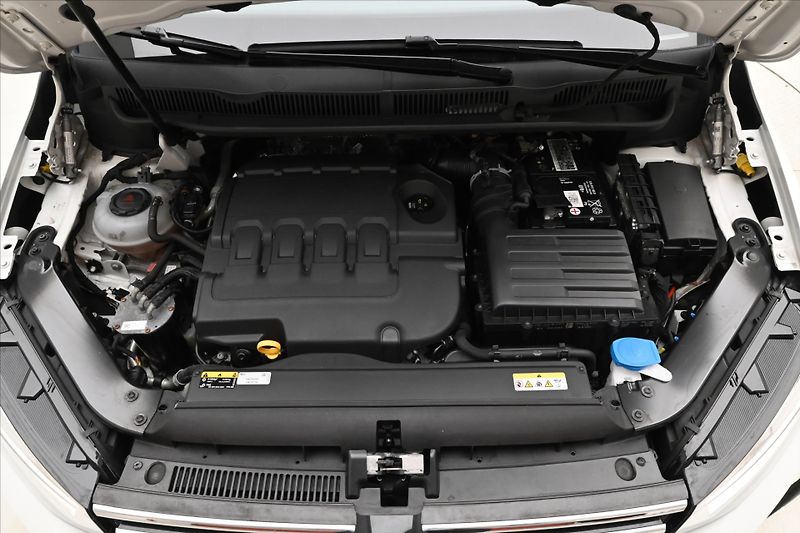 Volkswagen Touran 2,0 TDI 110kWTAŽNÉ LED Záruka - fotka 9 z 31