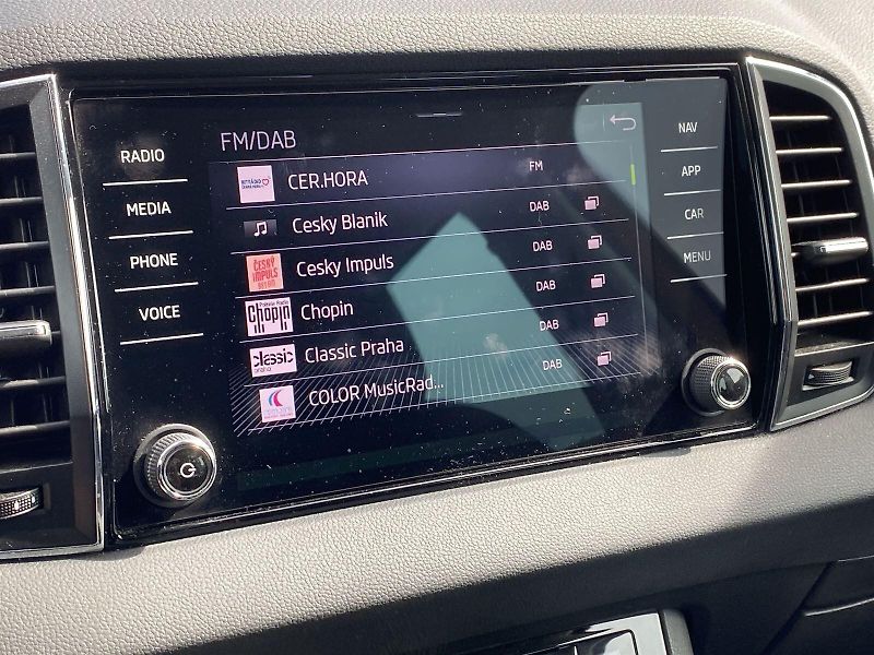 Škoda Karoq (2023) 1.5 TSI Style - fotka 12 z 42