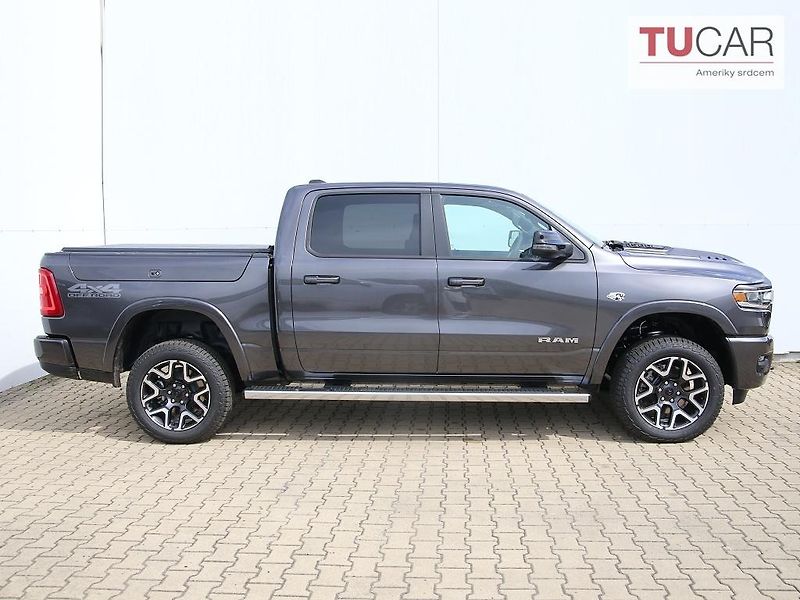 RAM 1500 (2026) Laramie 5.7 HEMI 2026 RamBox - fotka 3 z 37