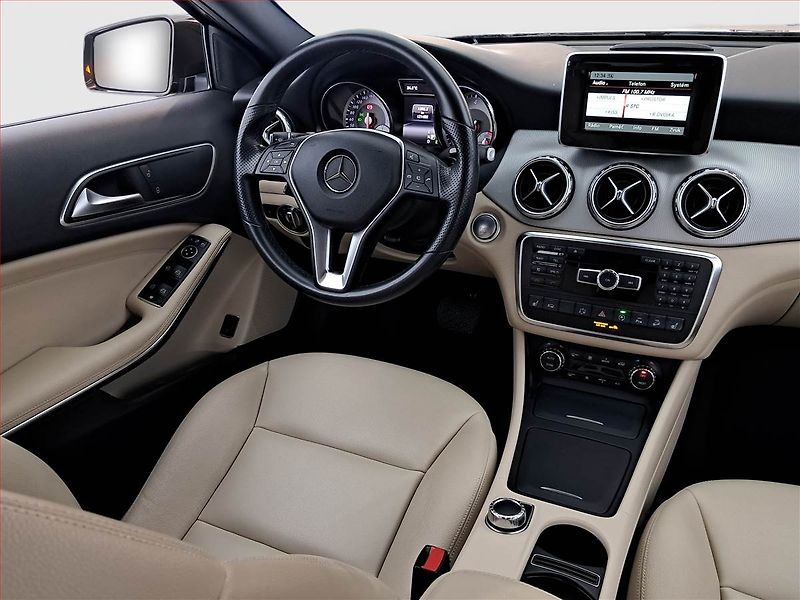 Mercedes-Benz GLA (2015) 200 CDI, 4X4, Automat, ČR - fotka 7 z 21