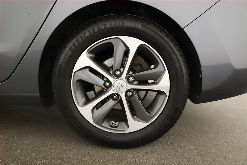 Hyundai i30 (2016) 1.6 GDI, Tempomat - fotka 11 z 14