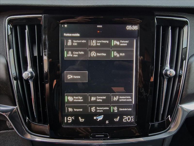 Volvo V90 D4 AWD Cross Country,ČR,1.Maj - fotka 26 z 50