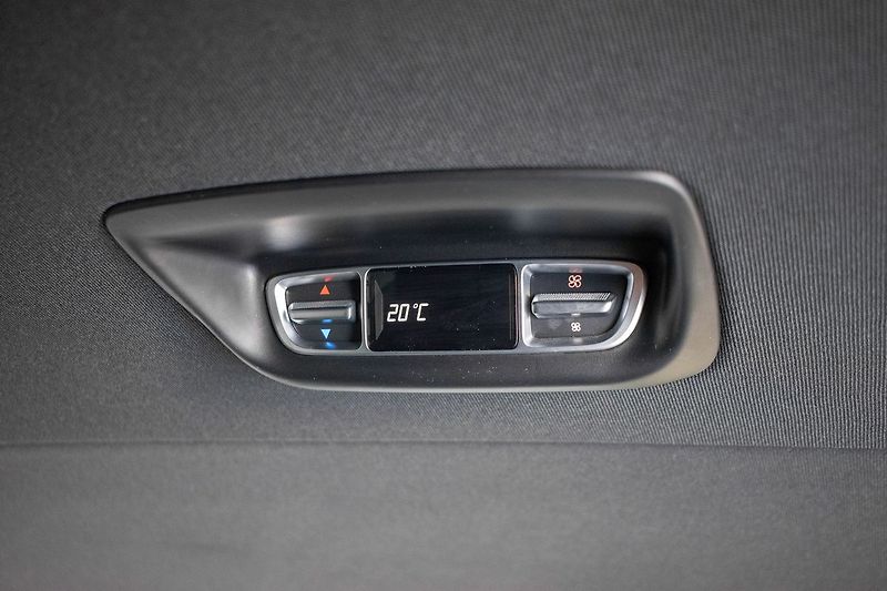 Mercedes-Benz Třídy V V 300d 4MATIC*AMG*TAŽNÉ*DPH* - fotka 14 z 39