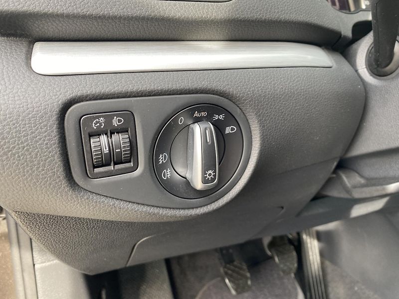 Volkswagen Sharan 1.4 TSI 110kW-7MÍST-NAVI-TAŽNÉ - fotka 18 z 39