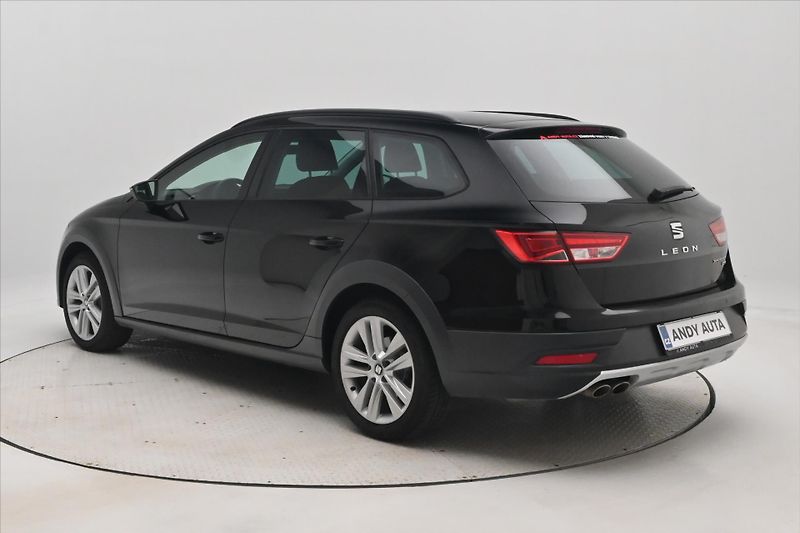 Seat Leon 2,0 TDI 110 kW 4x4 X-Perience - fotka 7 z 30